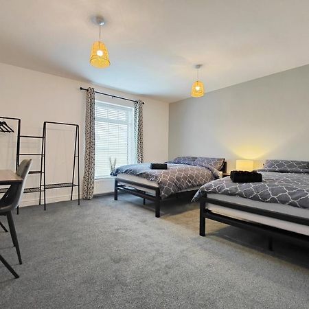 Stott House - Bright Spacious Townhouse 15 Minutes To Central Manchester With Free Parking别墅 外观 照片