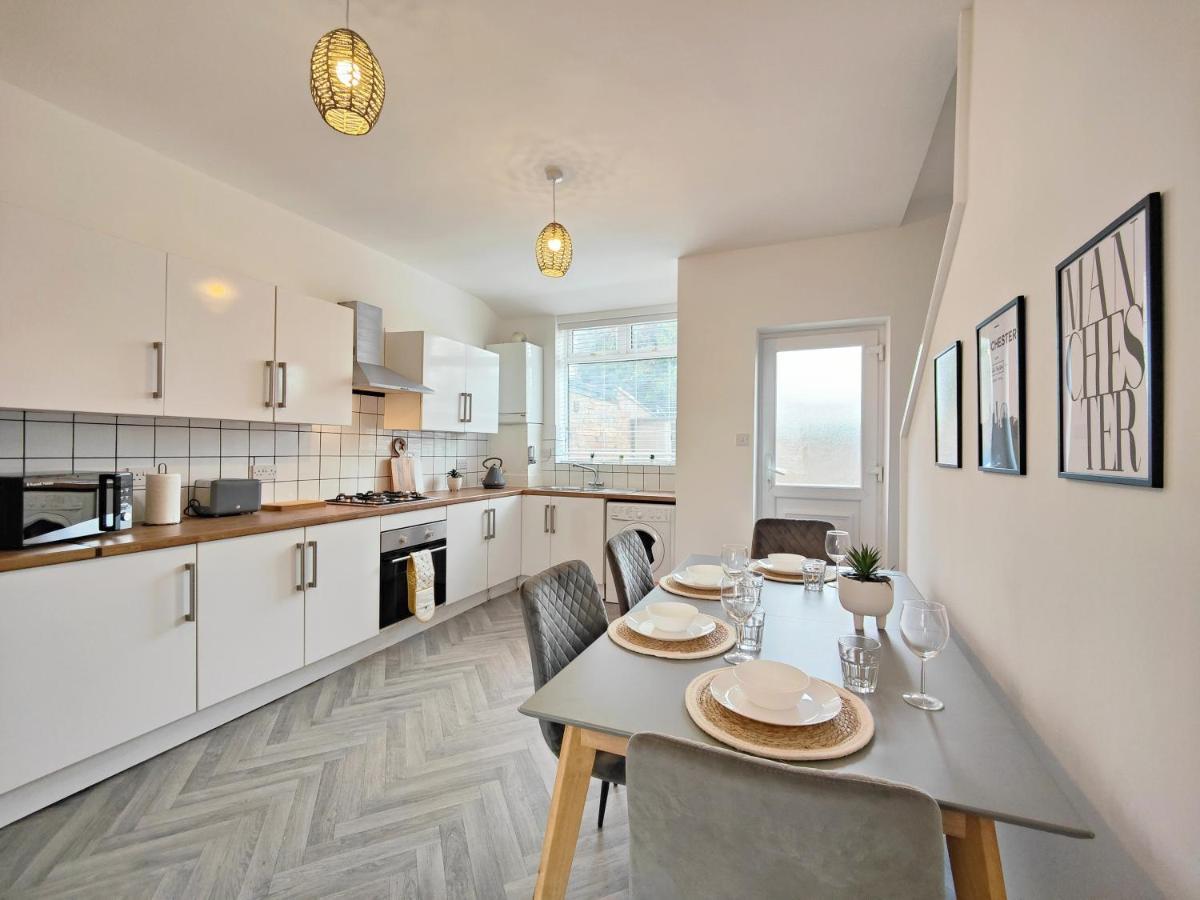 Stott House - Bright Spacious Townhouse 15 Minutes To Central Manchester With Free Parking别墅 外观 照片