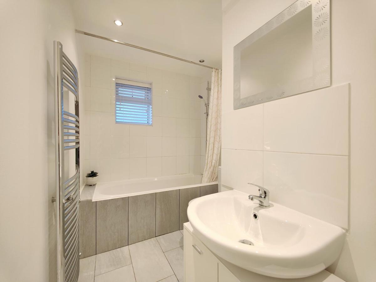 Stott House - Bright Spacious Townhouse 15 Minutes To Central Manchester With Free Parking别墅 外观 照片